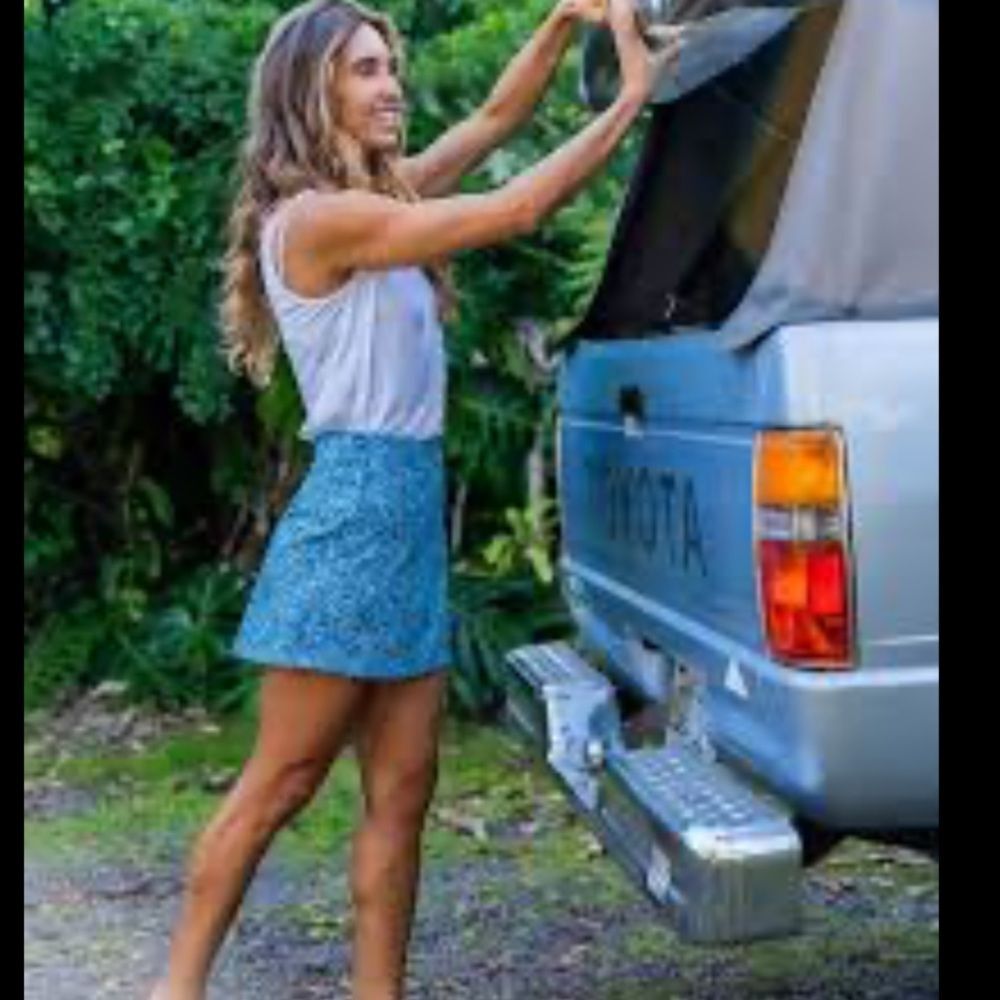NEW RipSkirt Tuscan Blues Lotta Legs Short Full Wrap Pocket Beach Cover Small